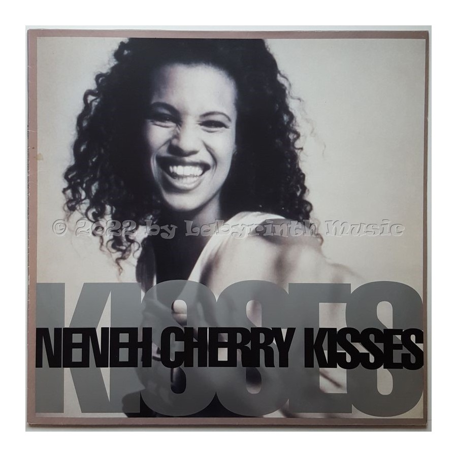 Neneh Cherry - Kisses On The Wind • 12" Vinyl Maxi • EX - Labyrinth Music