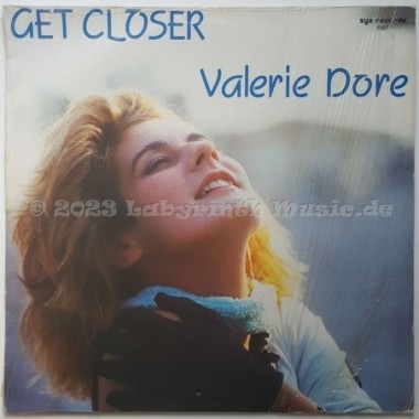 Valerie Dore - Get Closer • 12" Vinyl Maxi • EX - Labyrinth Music