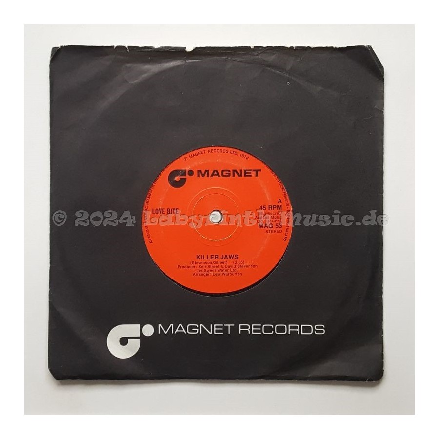 Love Bite - Killer Jaws • 7" Vinyl - Labyrinth Music